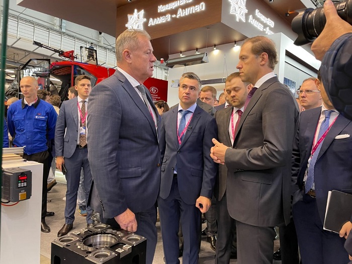 На выставке «Иннопром-2022» ЮЗТС представил инновационные разработки