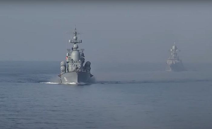 Корабли Черноморского флота вышли на масштабные учения из Новороссийска и Севастополя