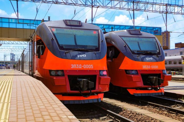 В Ростовской области задерживаются 8 поездов из-за схода электропоезда с рельсов