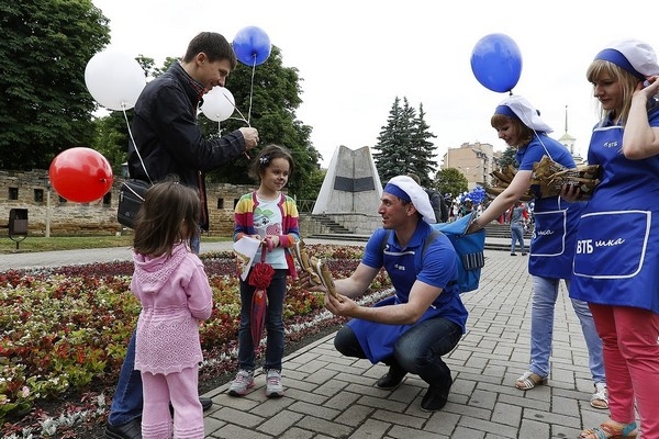 Банк ВТБ в СКФО принял участие в городских мероприятиях, посвященных празднованию Дня России