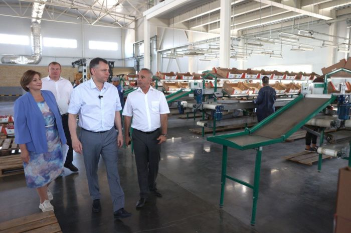 Слюсарь: в Ростовской области необходимо создать агрегаторы сельхозпродукции Слюсарь: в Ростовской области необходимо создать агрегаторы сельхозпродукции