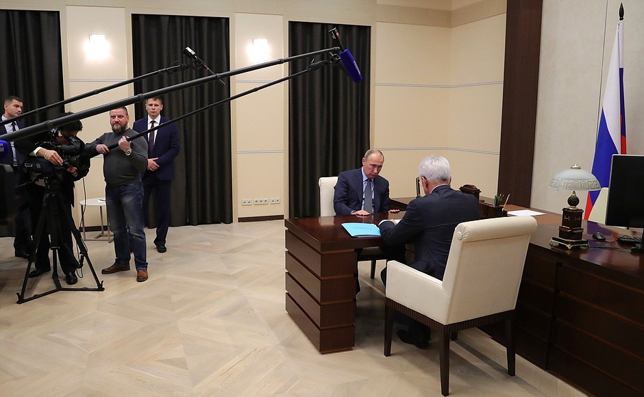 Врио главы Дагестана провёл рабочую встречу с Владимиром Путиным