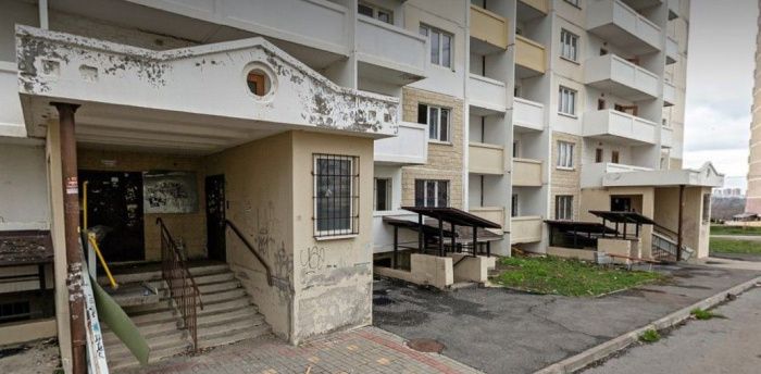 В ростовском микрорайоне Суворовский после капремонта вернут к жизни муниципальную 16-этажку