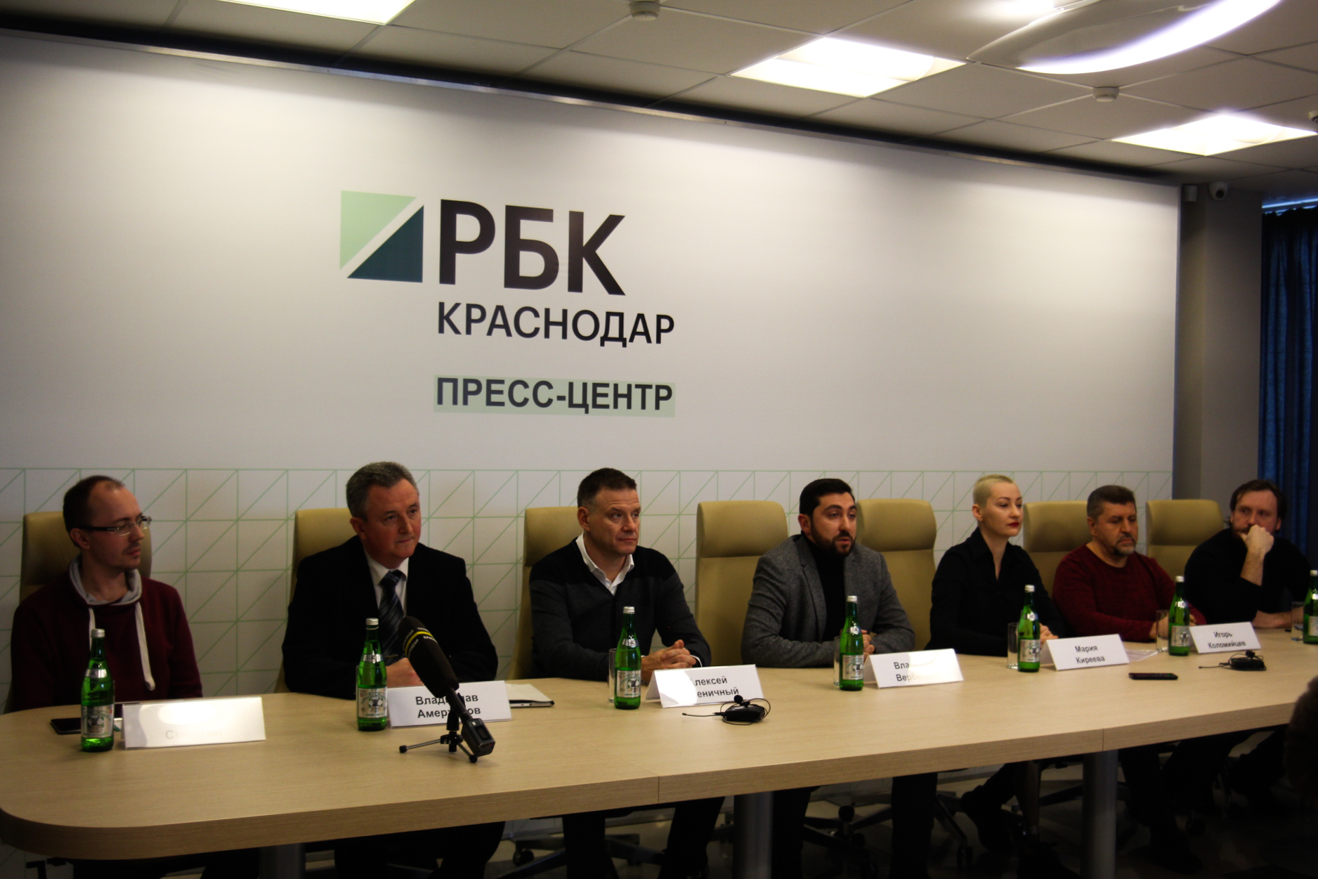  Участники общественного объединения «Команда Краснодара» 12 февраля провели пресс-конференцию, на которой объявили о своем намерении участвовать в выборах в городскую Думу