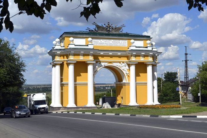 В Новочеркасске после атаки БПЛА пострадали три человека В Новочеркасске после атаки БПЛА пострадали три человека