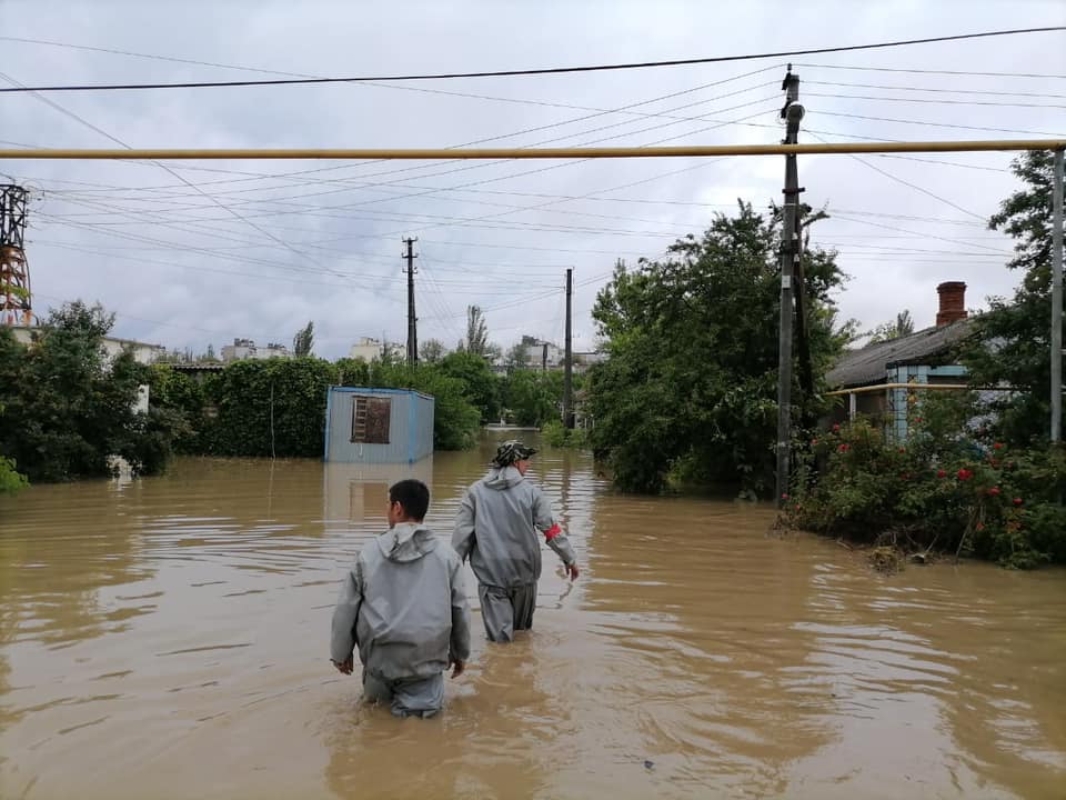 Более 230 домов оказались подтоплены в Керчи из-за проливного дождя