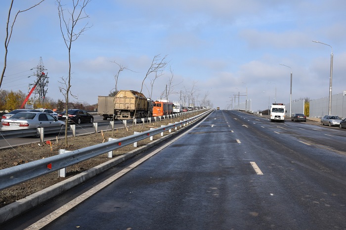 С 6 ноября открыли движение по второй части путепровода на ул. Малиновского в Ростове