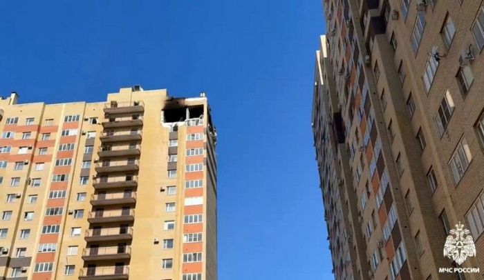 В результате взрыва в многоэтажке в Ставрополе пострадали три человека В результате взрыва в многоэтажке в Ставрополе пострадали три человека
