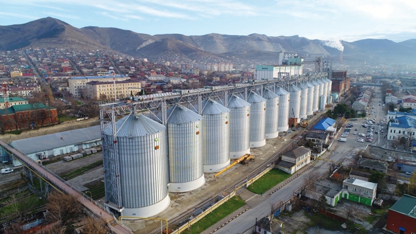 ВТБ пытается получить полный контроль над крупнейшим зерновым терминалом России