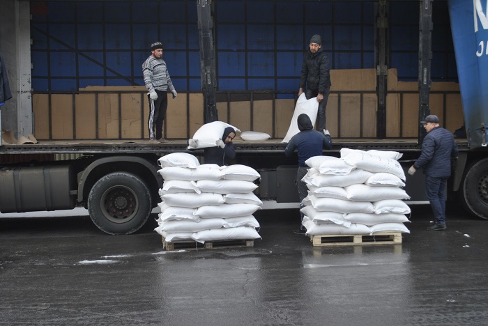 Власти Ростовской области заявили, что спрос на сахар вырос в девять раз в марте
