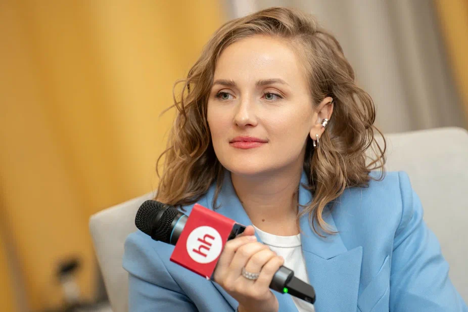 Олеся Лавренова.jpg Олеся Лавренова.jpg