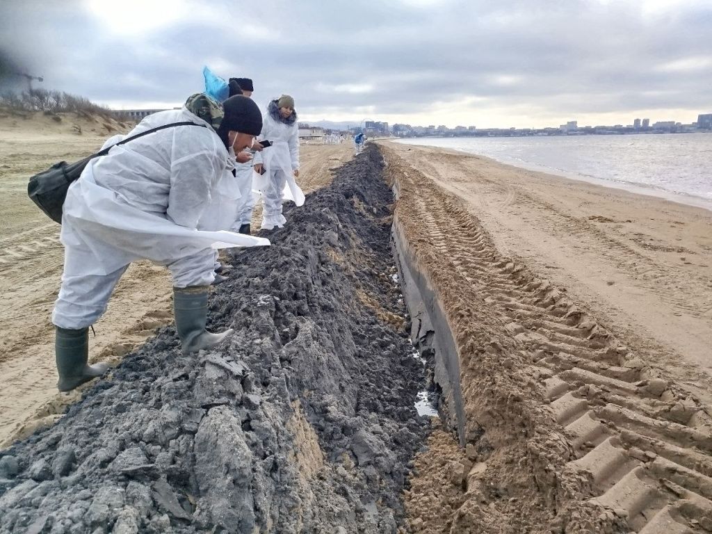 Вал из песка и торфа Оперштаб КК.jpg