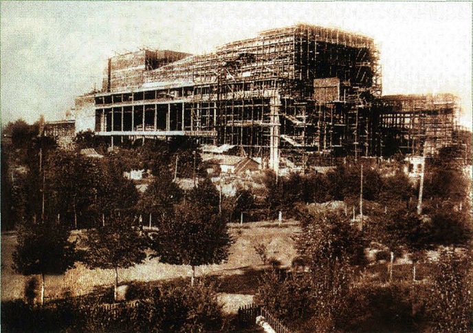 Театр драмы строительство 1934 год.jpg