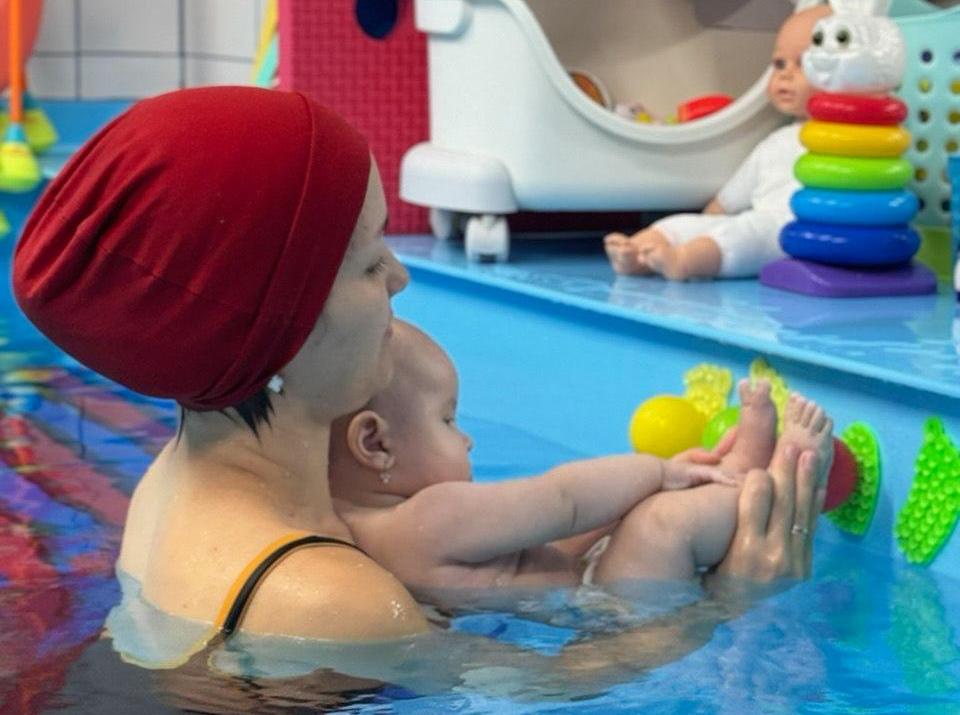 Габриэлла Гончарова бассейны.jpg Габриэлла Гончарова бассейны.jpg