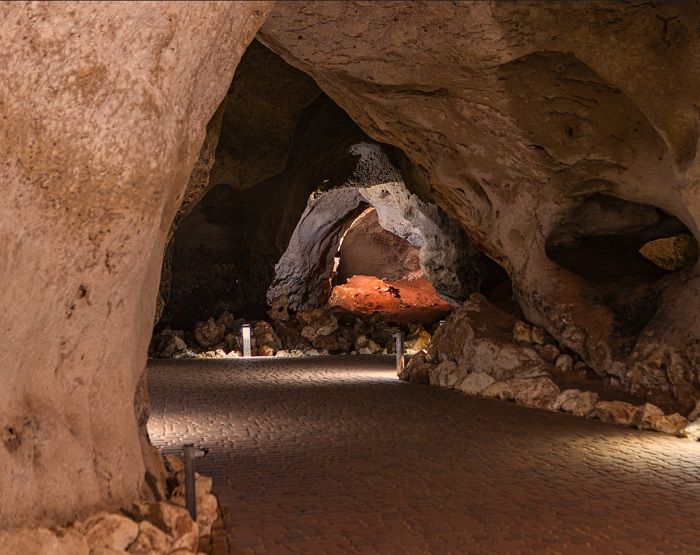 Пещера Таврида внутри.jpg
