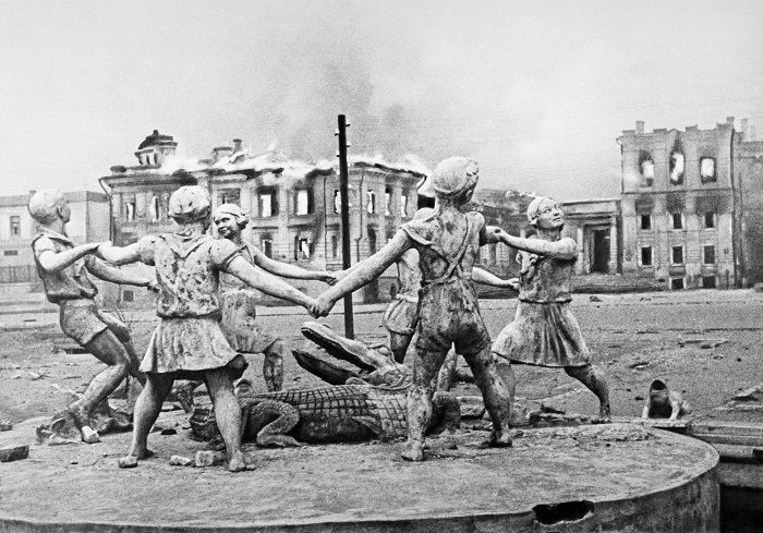 Фонтан в Сталинграде.jpg