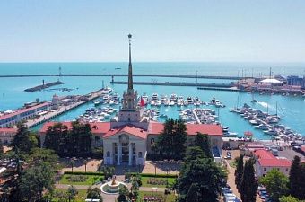 Приключения турецкого парома в порту Сочи: почему Россия не пускает судно из Турции