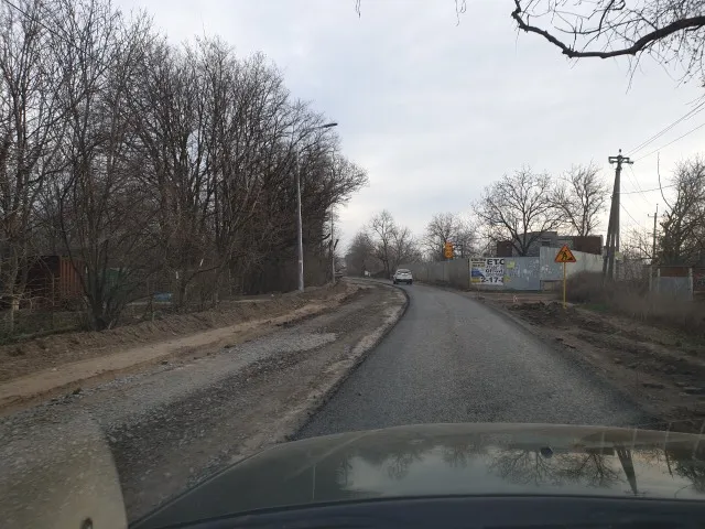 В Ростове при ремонте дороги до Суворовского используют новую технологию