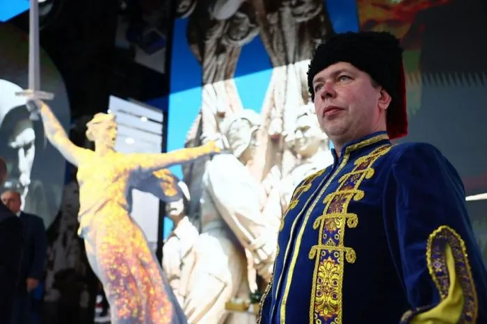 На выставке «Россия» Волгоградская область показала казачью свадьбу и пуховое дефиле