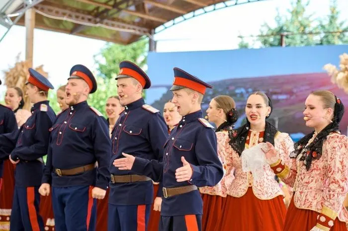 В Ростовской области прошел XIV фестиваль творчества «Золотовские купола» В Ростовской области прошел XIV фестиваль творчества «Золотовские купола»