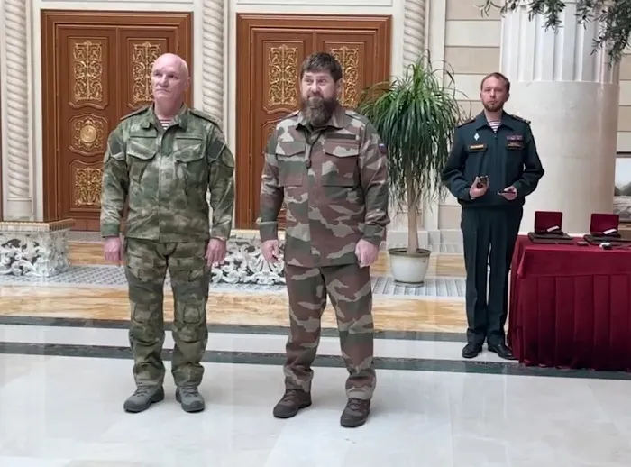 Главе Чечни Рамзану Кадырову присвоено звание генерал-лейтенанта