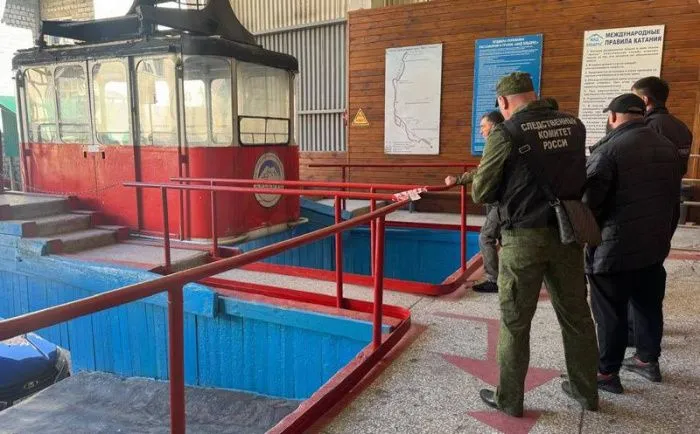 Суд арестовал директора и главного инженера канатной дороги после гибели людей на Эльбрусе Суд арестовал директора и главного инженера канатной дороги после гибели людей на Эльбрусе