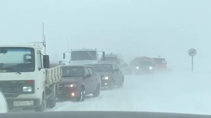 Из-за сильной метели грузовикам запретили движение по трассе Сызрань - Волгоград