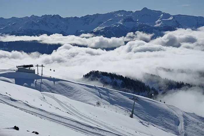 Снежный покров на горнолыжных курортах Сочи увеличился до 140 см