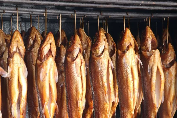 Рыбный завод Дагестана в 2023 году планирует утроить выпуск копченой рыбы