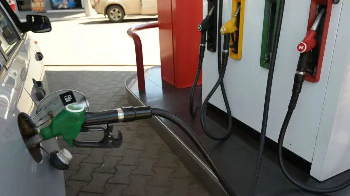 В Крыму опровергли информацию о продаже бензина на заправках по талонам