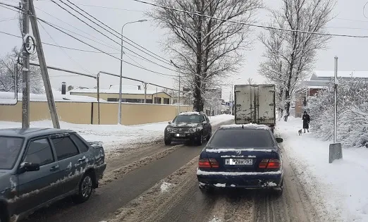 Улицы Ростова-на-Дону 28 декабря сковали 10-балльные пробки из-за снегопада
