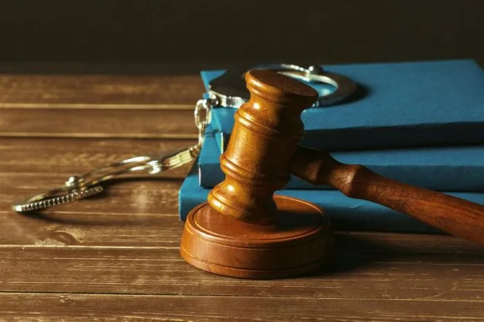 Участника беспорядков в аэропорту Махачкалы приговорили к семи годам колонии