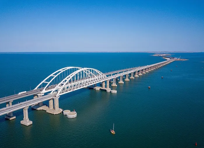 Марат Хуснуллин: опору Крымского моста восстановят к концу текущей недели