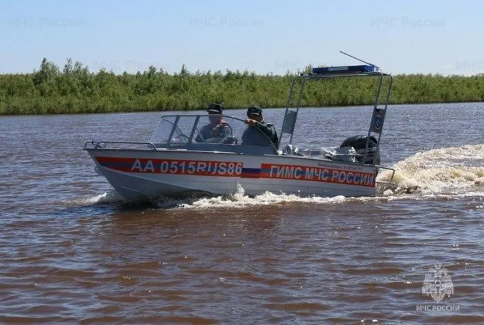 В Дагестане лодка с туристами столкнулась со скалой, 1 человек погиб, 4 пострадали В Дагестане лодка с туристами столкнулась со скалой, 1 человек погиб, 4 пострадали