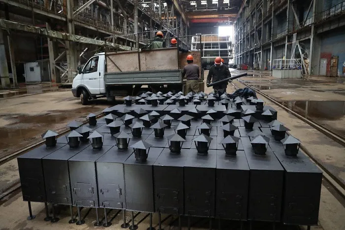 В Астраханской области судостроительный завод выпустил печи-буржуйки для фронта