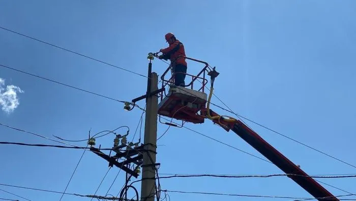 Энергетики «Дагэнерго» устранили все технологические нарушения на энергообъектах в основной сети 6-10 кВ после ураганного ветра