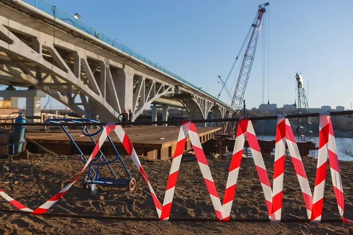 Мост через Северский Донец в Ростовской области начали демонтировать