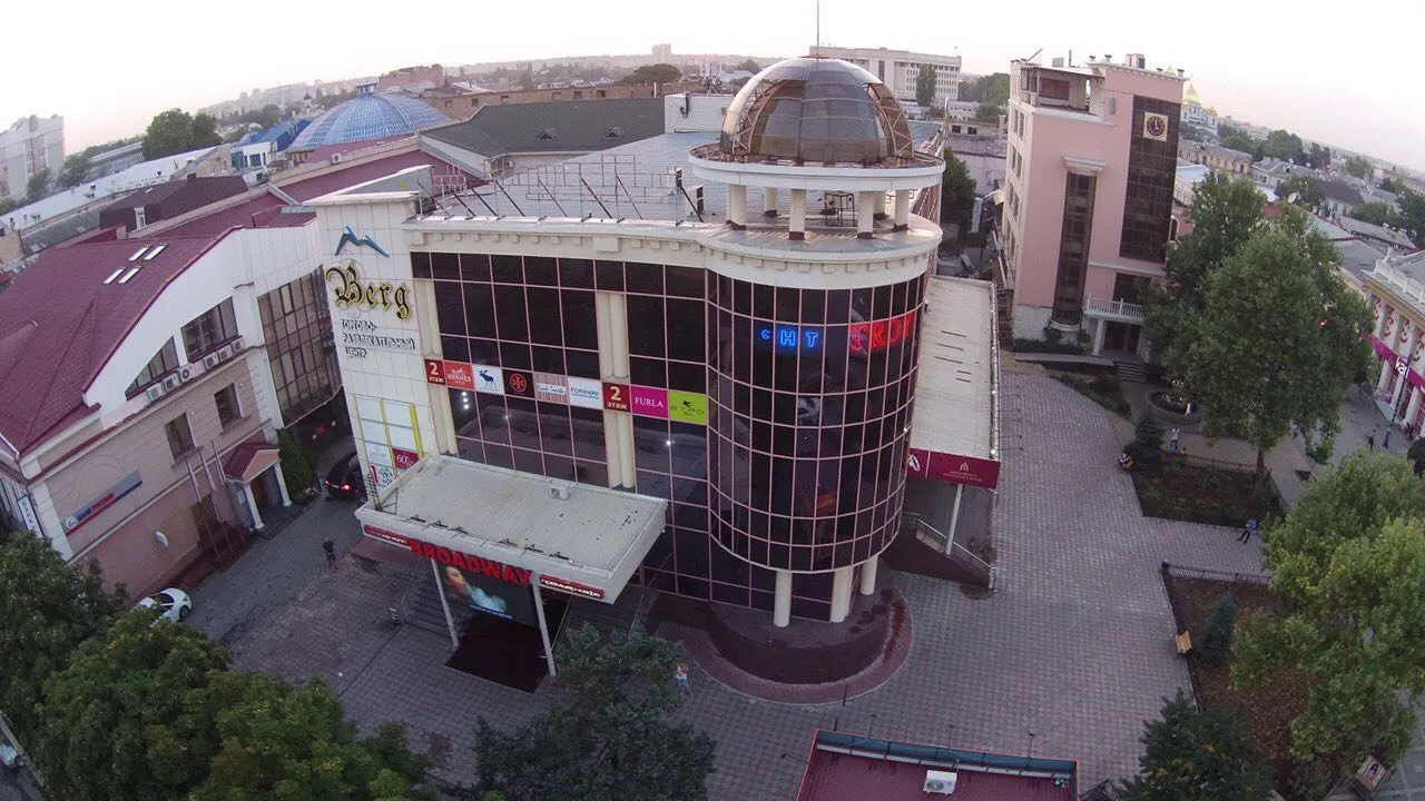  В центре Симферополя продают действующий ТРЦ Berg за 1,2 млрд рублей