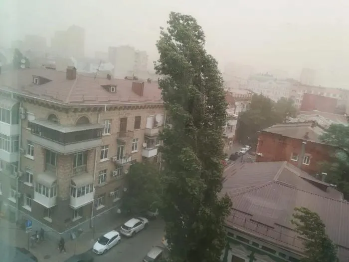 Ростов-на-Дону накрыло пылевой бурей