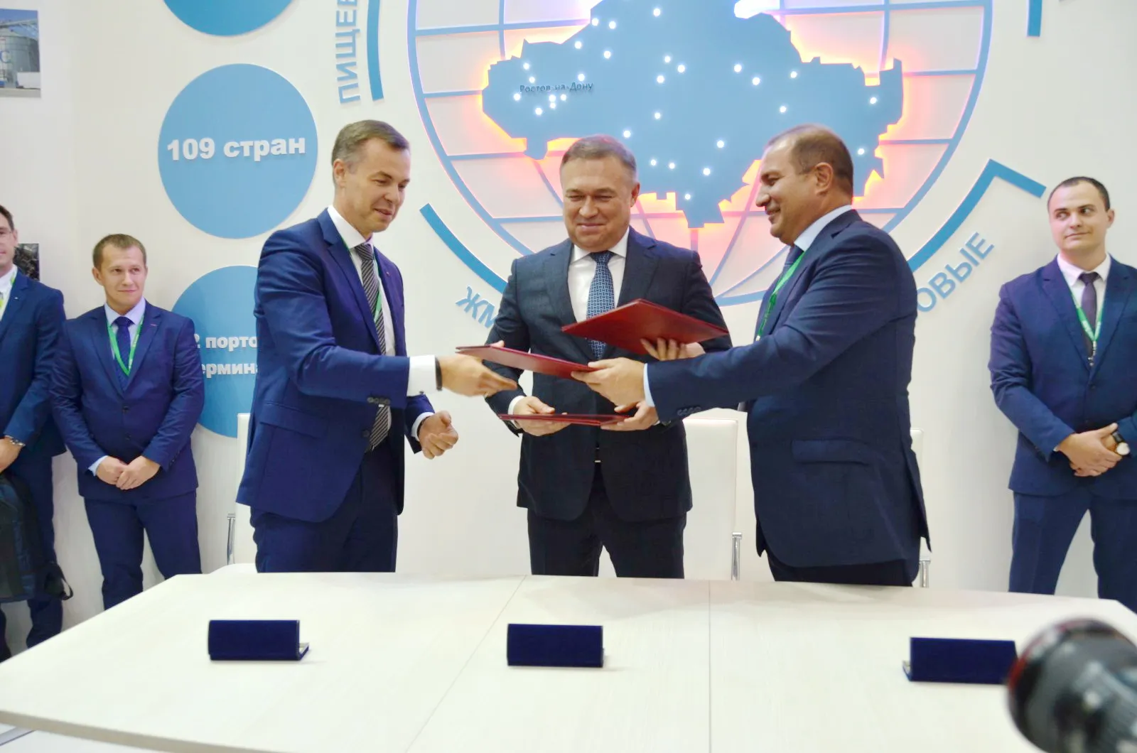 Сбербанк заключил соглашение о сотрудничестве с правительством Ростовской области и ООО «Азовский морской терминал»