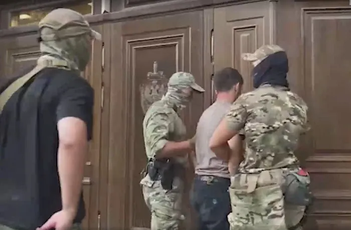 В Крыму ФСБ арестовала членов террористической группы из Джанкоя и Ялты