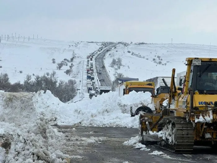 Губернатор Ростовской области рассказал о причинах ЧС на трассе М-4 «Дон» во время снегопада