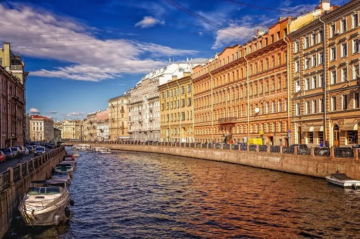 А вы уже бывали в «русской Венеции»?