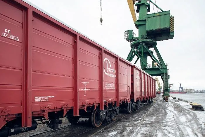 ПГК на трое суток быстрее доставляет полувагоны в Западную Сибирь