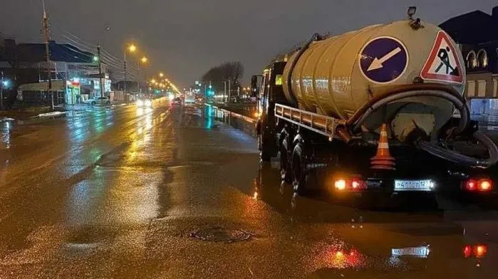 В Краснодаре 6 марта после ночного ливня подтопило несколько улиц