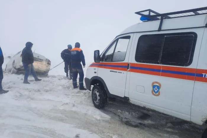 В пяти муниципалитетах Ростовской области власти ввели режим ЧС из-за снегопада