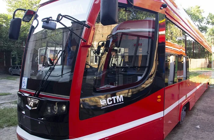«Синара-ГТР» объяснила жителям Таганрога, почему трамвай не пошел в срок