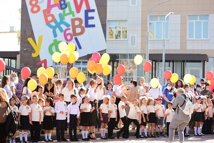 Самая большая школа Ростовской области, построенная «ЮгСтройИнвест», открылась в экорайоне «Вересаево»