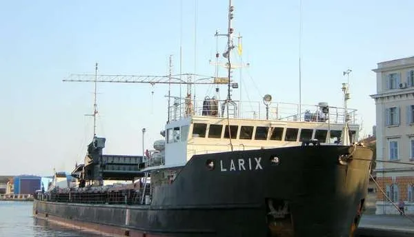 В Таганрогском порту моряки начали бессрочную акцию протеста из-за задолженности по зарплате