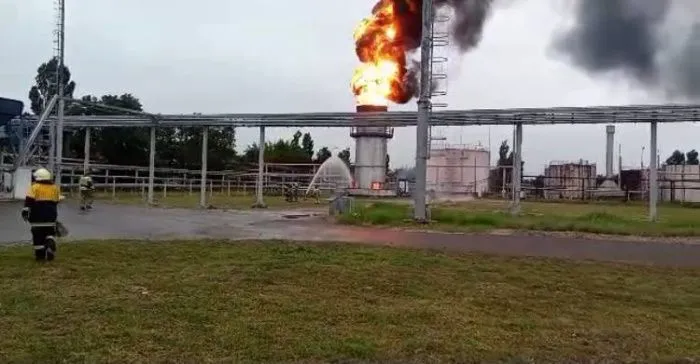 В Краснодаре потушили пожар на территории нефтеперерабатывающего завода